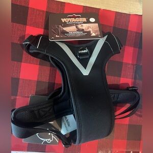 Voyager L Maverick black dog harness